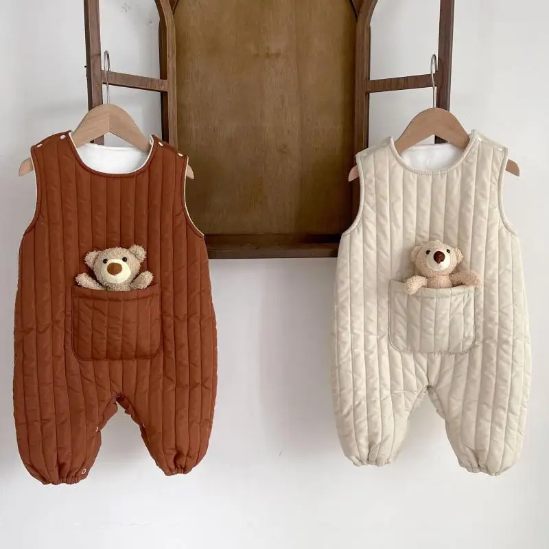 Winter Keep Warm Newborn Clothing Boys Sleeveless Cotton Jacket Infant Girls Solid Color 2021 New Covered Button Jumpsuit Romper
Winter Keep Warm Newborn Clothing Boys Sleeveless Cotton Jacket Infant Girls Solid Color 2021 New Covered Button Jumpsuit Romper