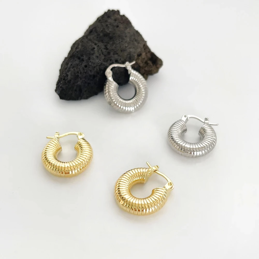 Ghidbk Classic Small Geomtric Chunky Thick Huggie Earrings For Women Minimalist Gold Silver Color Tube Carved Hoop Earrings Gift
Ghidbk Classic Small Geomtric Chunky Thick Huggie Earrings For Women Minimalist Gold Silver Color Tube Carved Hoop Earrings Gift