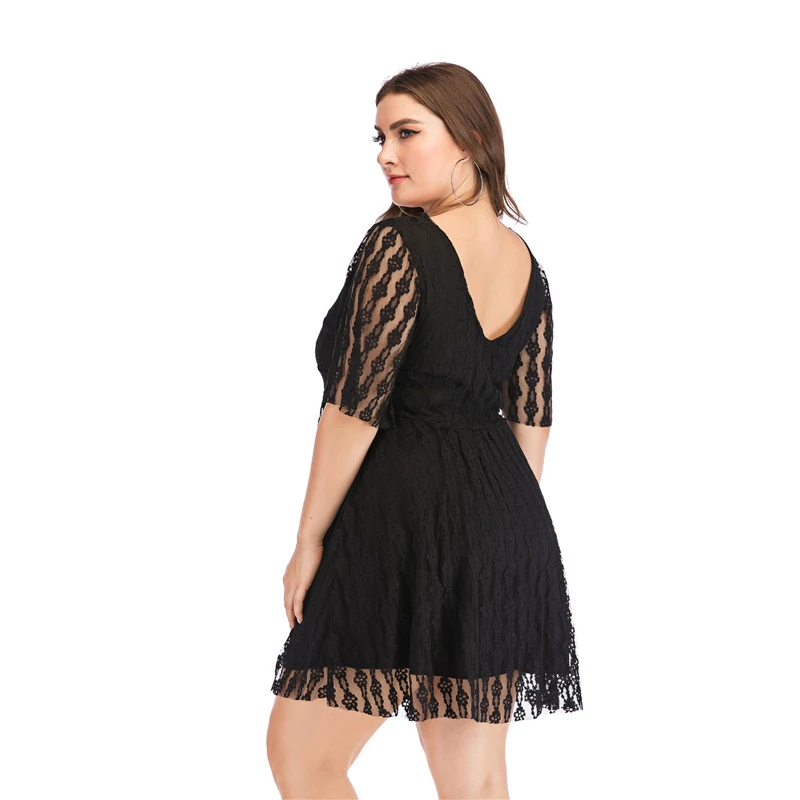 Large Size Women's Sexy Backless Mini Dress European Summer New V-neck Half Sleeve Black Hollow Solid Lace Dress Beach Style
Large Size Women's Sexy Backless Mini Dress European Summer New V-neck Half Sleeve Black Hollow Solid Lace Dress Beach Style