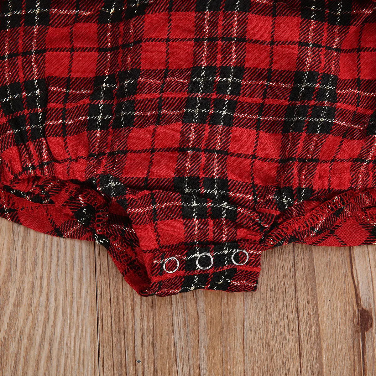 Infant Long Sleeve Romper+Hairband Plaid Ruffle Bottom Button Princess Spring Clothing Christmas Baby Girl Clothes Costume 0-24M 
Infant Long Sleeve Romper+Hairband Plaid Ruffle Bottom Button Princess Spring Clothing Christmas Baby Girl Clothes Costume 0-24M