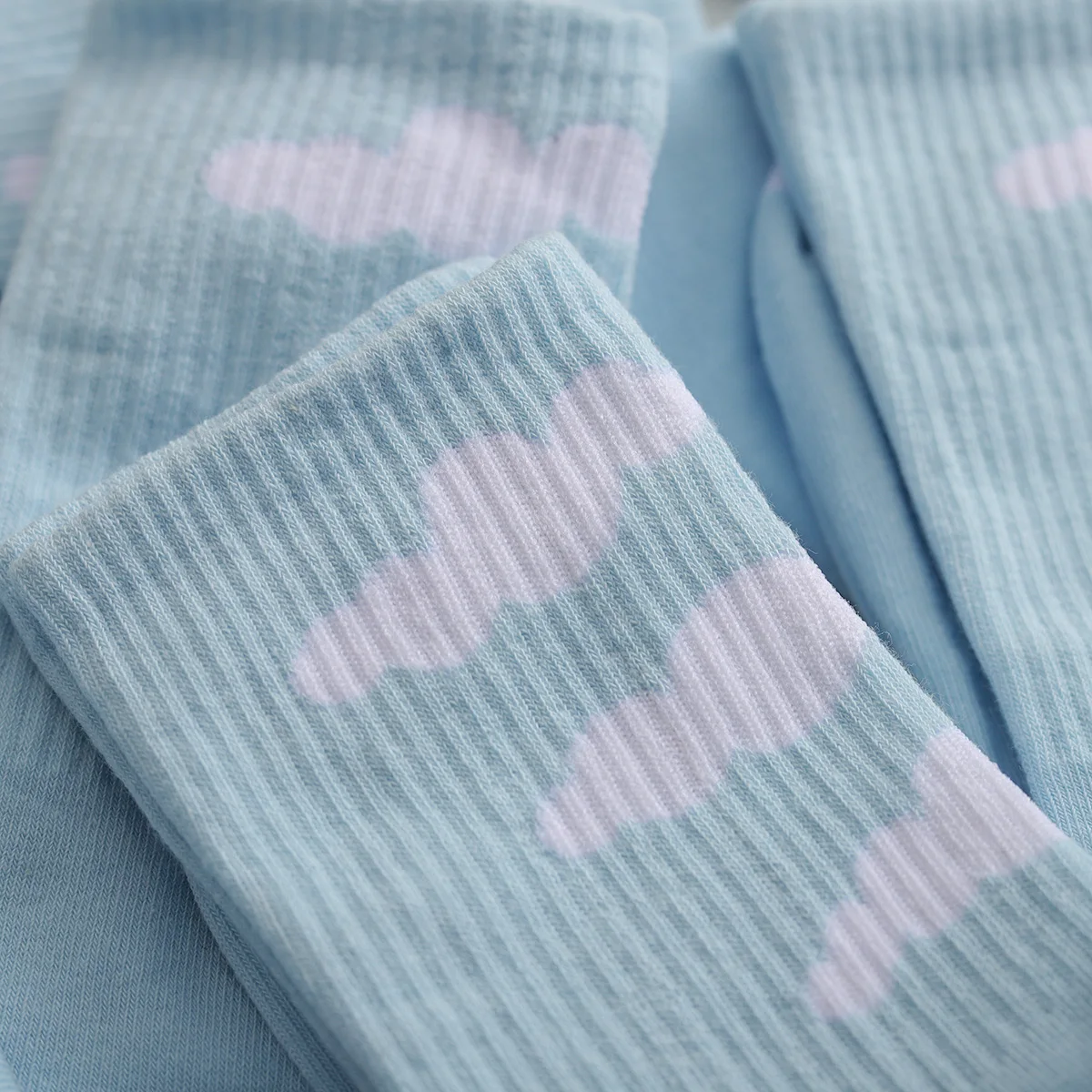 Socks female sky blue fresh white clouds cotton student sports medium tube tide socks men couple hip hop skateboard socks
Socks female sky blue fresh white clouds cotton student sports medium tube tide socks men couple hip hop skateboard socks