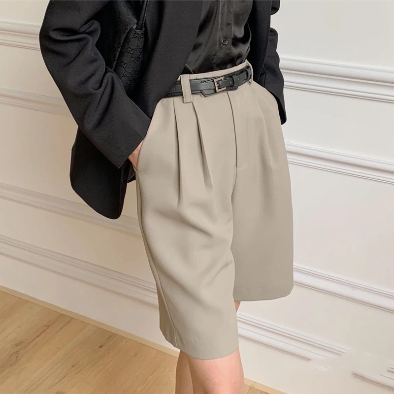Summer Women's Casual Solid Color High Waist Loose Straight Shorts
Summer Women's Casual Solid Color High Waist Loose Straight Shorts