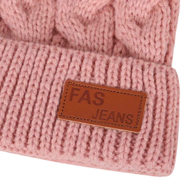 Winter Children's Warm Set Children's Pompom Hats Scarf 2 Piece Set Cotton and Velvet Boy/Girl Beanie Small Leather Label Design
Winter Children's Warm Set Children's Pompom Hats Scarf 2 Piece Set Cotton and Velvet Boy/Girl Beanie Small Leather Label Design