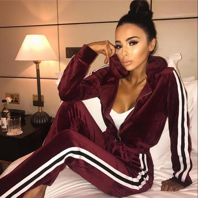 Женский Бархатный спортивный костюм, повседневный комплект из двух предметов, пальто с длинным рукавом и облегающие брюки, Осень-зима
Женский Бархатный спортивный костюм, повседневный комплект из двух предметов, пальто с длинным рукавом и облегающие брюки, Осень-зима
