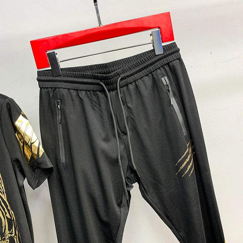 Fashion brand summer new tiger hot gold net red trend short sleeve Europe station handsome fried Street leisure sports suit men
Fashion brand summer new tiger hot gold net red trend short sleeve Europe station handsome fried Street leisure sports suit men