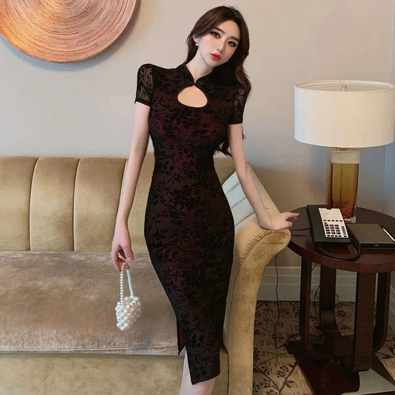 Socialite Elegance Retro Flocking Cheongsam Split Long Modified Slim-Fit Girl Cheongsam Dress
Socialite Elegance Retro Flocking Cheongsam Split Long Modified Slim-Fit Girl Cheongsam Dress