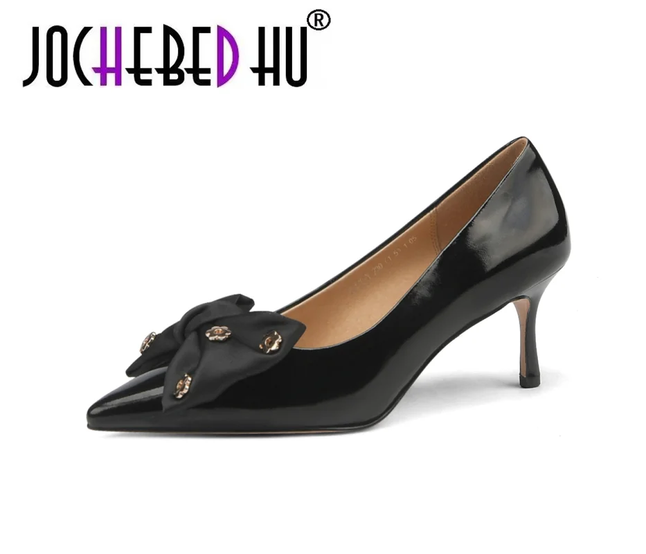 【JOCHEBED HU】Genuine Leather High Heels Stiletto Heel Women Shoes Metal Decoration Pointed Toe Pumps Office Ladies Footwear
【JOCHEBED HU】Genuine Leather High Heels Stiletto Heel Women Shoes Metal Decoration Pointed Toe Pumps Office Ladies Footwear