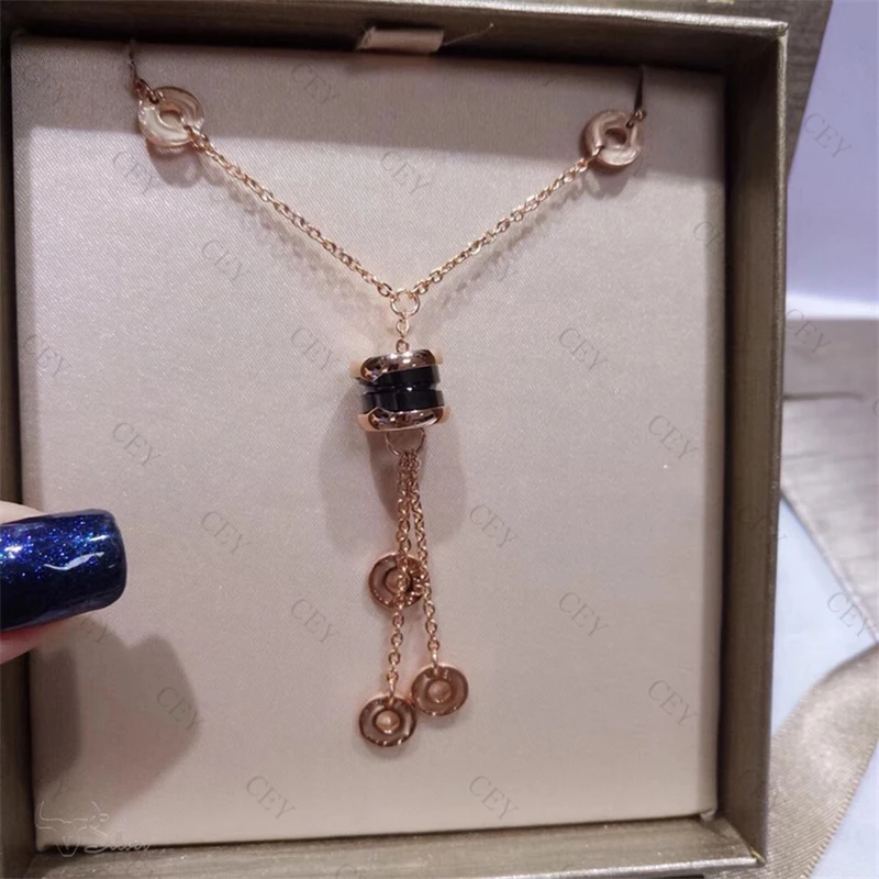 S925 sterling silver famous brand luxury necklace zero series spiral bronze brown coffee ceramic ladies Valentine's day gift
S925 sterling silver famous brand luxury necklace zero series spiral bronze brown coffee ceramic ladies Valentine's day gift