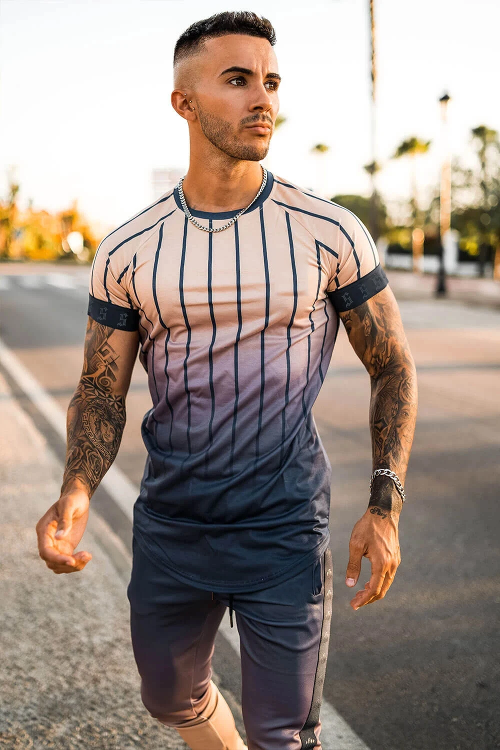 ZOGAA New Brand Men's Stylish Cool T-Shirt Men's Casual Style Striped Hip-Hop Short Sleeve Street Element Printed Top Wholesale
ZOGAA New Brand Men's Stylish Cool T-Shirt Men's Casual Style Striped Hip-Hop Short Sleeve Street Element Printed Top Wholesale