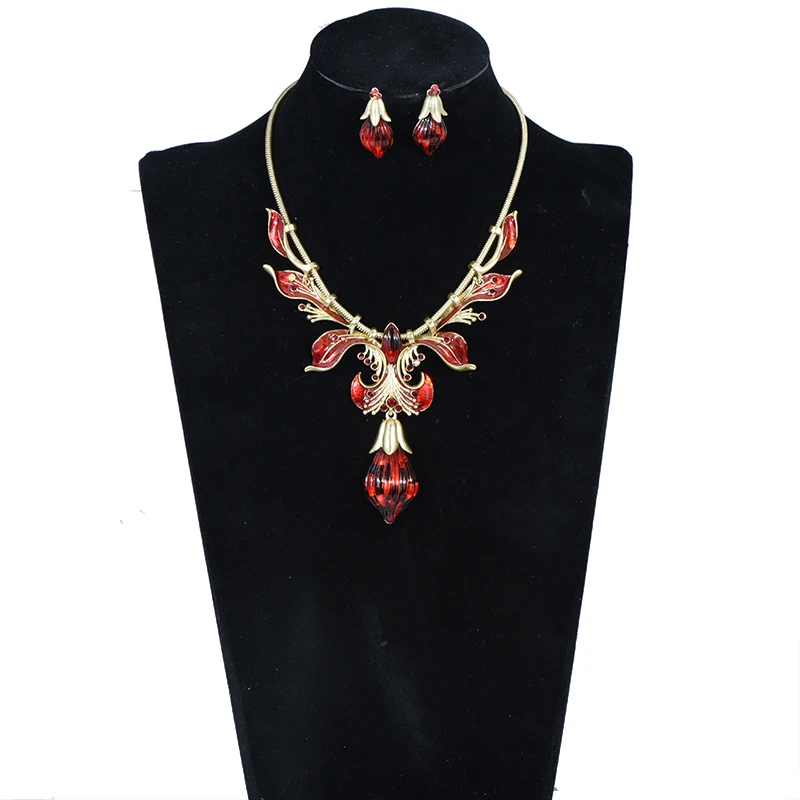 Vintage Gold Plated Crystal Flower Red Resin Pendant Necklace sets Jewelry for Women
Vintage Gold Plated Crystal Flower Red Resin Pendant Necklace sets Jewelry for Women