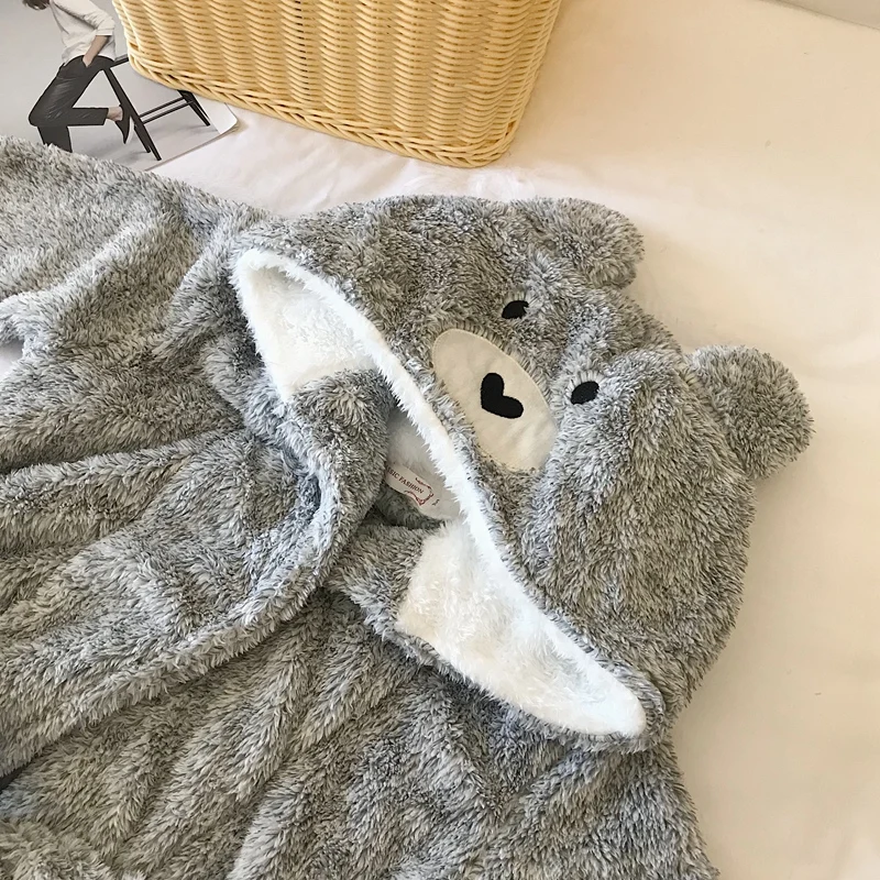 2020 Winter Korean Long Sleeve Thick Warm Flannel Hooded Robe For Women Cute Cartoon Coral Velvet Sleepwear Bathrobe Night Dress
2020 Winter Korean Long Sleeve Thick Warm Flannel Hooded Robe For Women Cute Cartoon Coral Velvet Sleepwear Bathrobe Night Dress