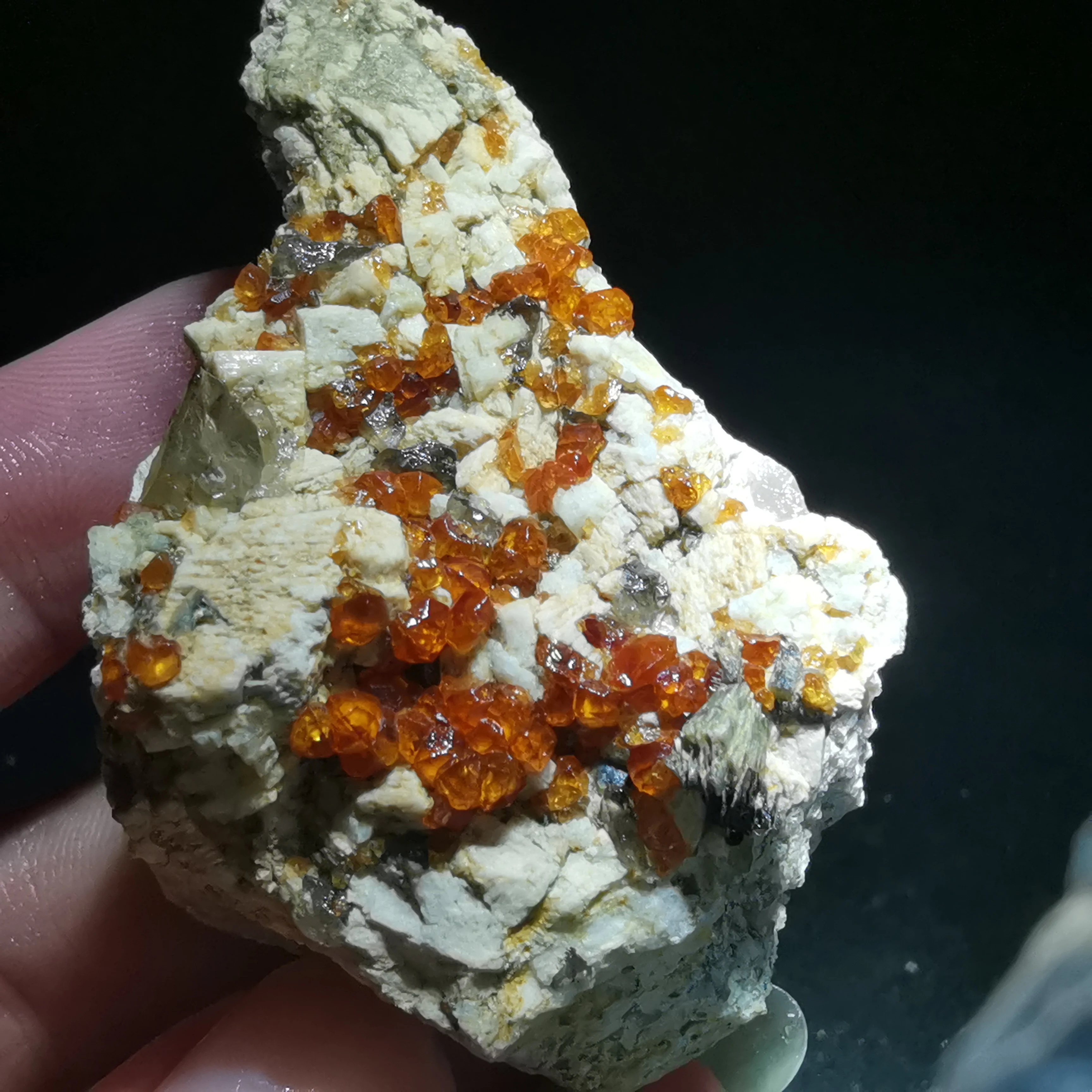 57.4g.Rare natural garnet crystal hexagonal point feldspar mica brass multi mineral crystal symbiotic halo energy healing
57.4g.Rare natural garnet crystal hexagonal point feldspar mica brass multi mineral crystal symbiotic halo energy healing