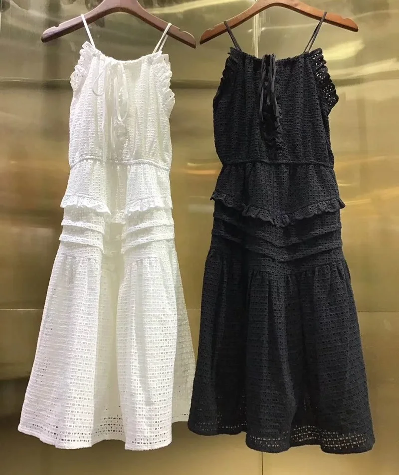 Top Quality Strap Dress 2021 Summer Sexy Club Women Allover Luxurious Embroidery Sleeveless Mid-Calf Black White Cotton Dress
Top Quality Strap Dress 2021 Summer Sexy Club Women Allover Luxurious Embroidery Sleeveless Mid-Calf Black White Cotton Dress