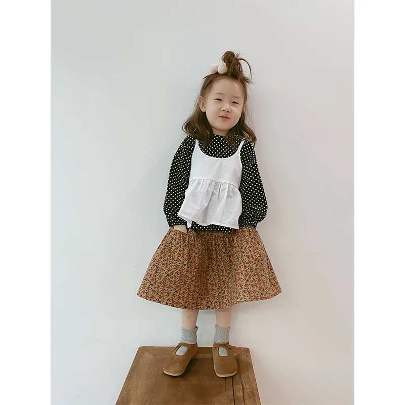 imakokoni original children's clothing black and white polka dot shirt spring and autumn pure white Japanese small vest top 2042
imakokoni original children's clothing black and white polka dot shirt spring and autumn pure white Japanese small vest top 2042