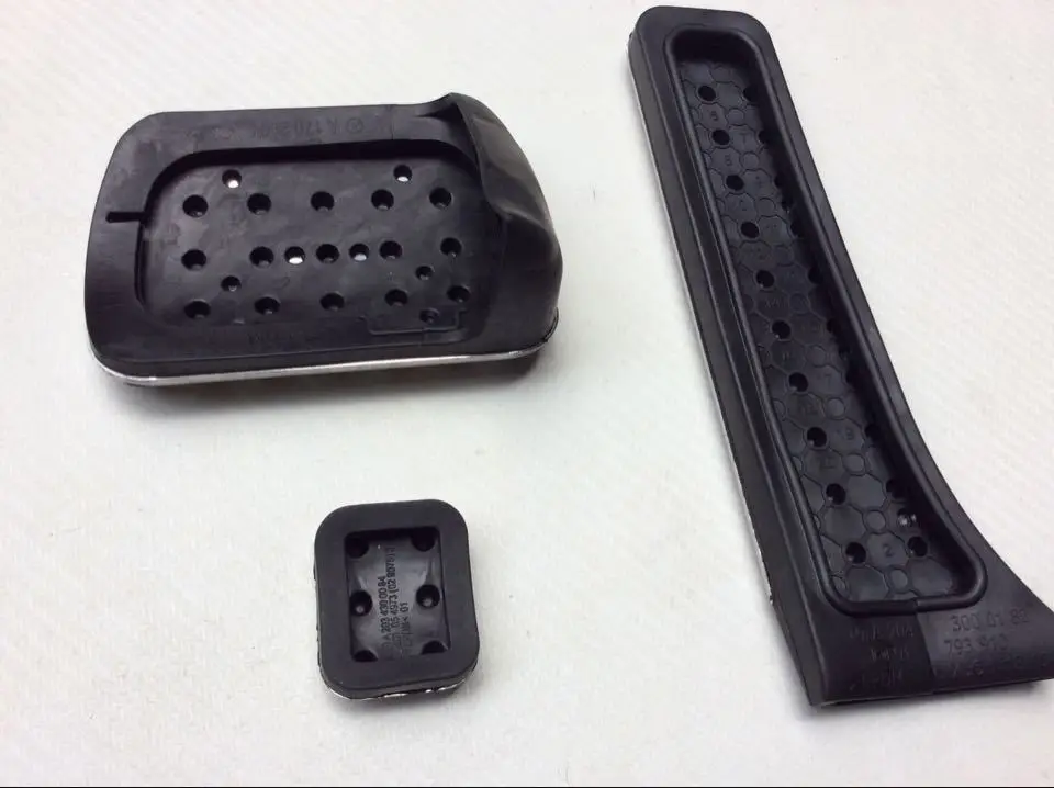 It is suitable for Mercedes Benz C-class E-class CLK accelerator pedal interior modification of anti-skid non drilling 
It is suitable for Mercedes Benz C-class E-class CLK accelerator pedal interior modification of anti-skid non drilling