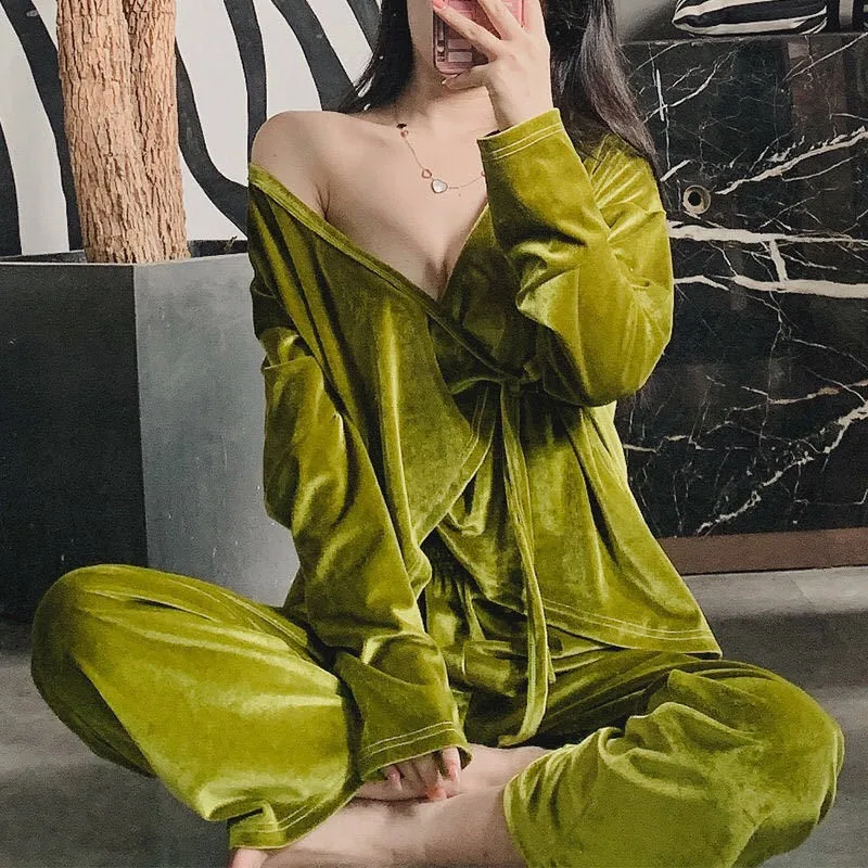 2020 Autumn Women' Pajamas set Golden Velvet Sexy Nightgown For Women Long Seleeve Tops+Pants Sleepwear For Women
2020 Autumn Women' Pajamas set Golden Velvet Sexy Nightgown For Women Long Seleeve Tops+Pants Sleepwear For Women