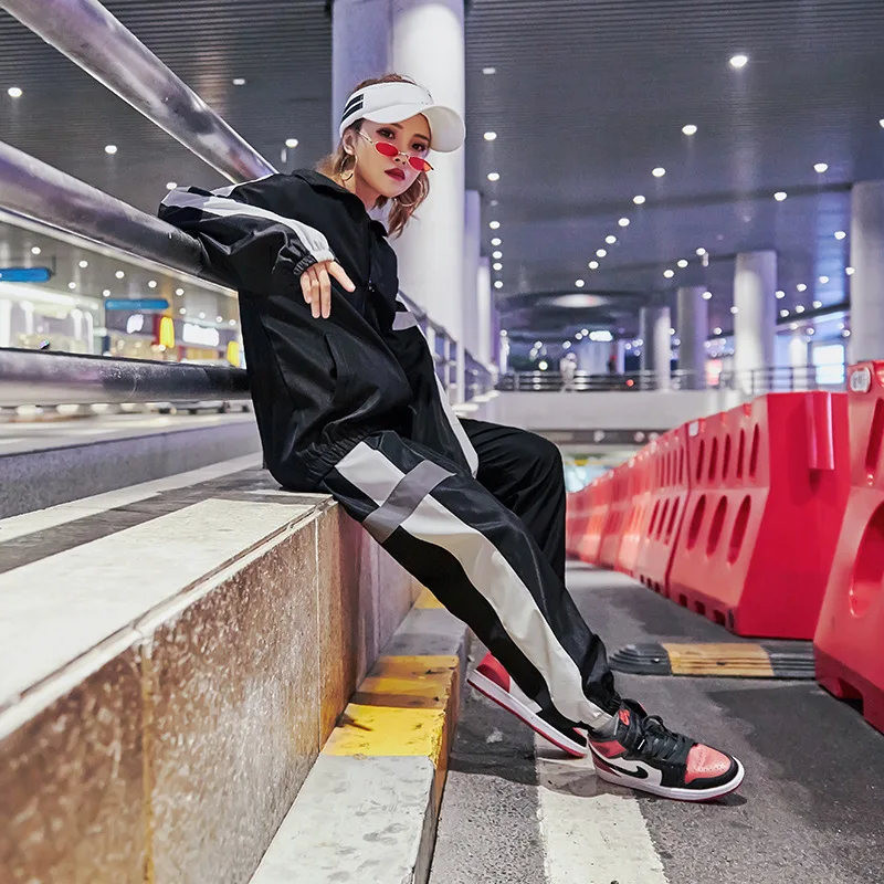 2020 Vaiquela hoodie itself Male jacket Reflective suit Sportswear Running sports suit undefined trousers hoody men jacket jeans 
2020 Vaiquela hoodie itself Male jacket Reflective suit Sportswear Running sports suit undefined trousers hoody men jacket jeans