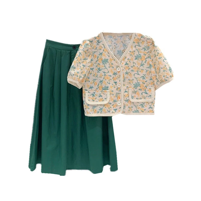 Plus Size Floral Knitted Cardigan Tops Summer New Fashion Women Short Sleeve V-neck Kntiwear Half-length Skirts Two-piece Suits
Plus Size Floral Knitted Cardigan Tops Summer New Fashion Women Short Sleeve V-neck Kntiwear Half-length Skirts Two-piece Suits
