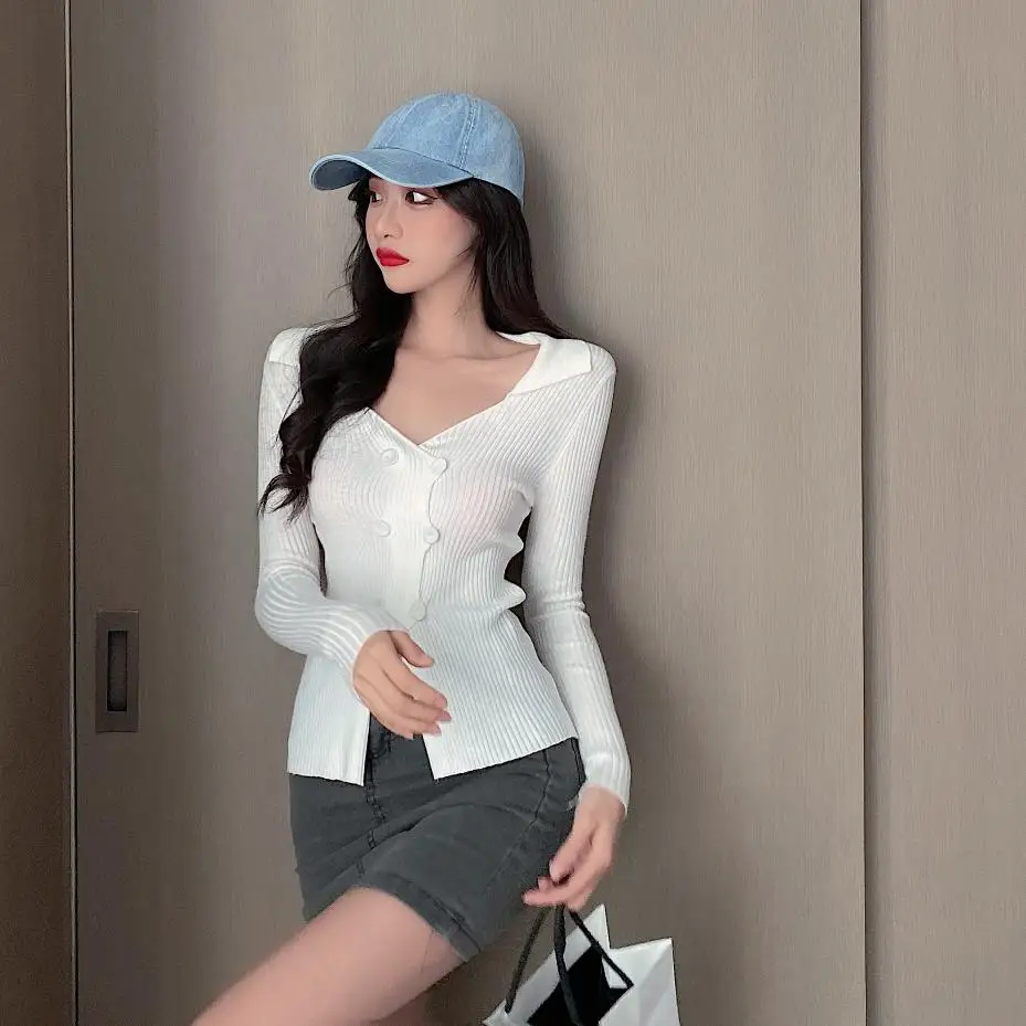 Real shot 2020 Knitwear new style early autumn fashion retro Hong Kong style sweater tight and versatile women's fashion
Real shot 2020 Knitwear new style early autumn fashion retro Hong Kong style sweater tight and versatile women's fashion