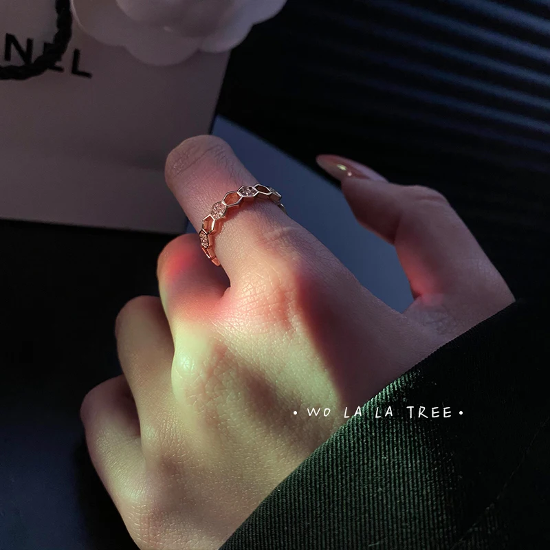 High Grade Sense Immortal Rhinestone Butterfly Open Index Finger Ring Ins Popular Net Red Light Luxury Minority Normcore Style
High Grade Sense Immortal Rhinestone Butterfly Open Index Finger Ring Ins Popular Net Red Light Luxury Minority Normcore Style