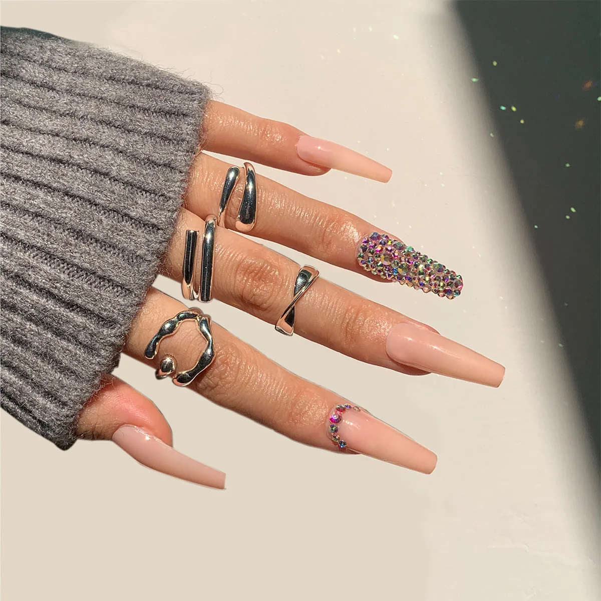 24PCS Sweet Fake Nails Long Pointed Head with Full Rhinestones Decor Save Time Wearable Finished Nail Piece SANA889
24PCS Sweet Fake Nails Long Pointed Head with Full Rhinestones Decor Save Time Wearable Finished Nail Piece SANA889