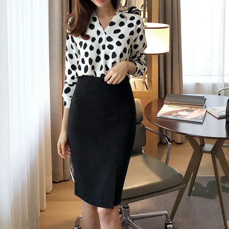 Юбка Женская Офисная средней длины, деловая атласная простая элегантная длинная в английском стиле, с завышенной талией, на лето 
Юбка Женская Офисная средней длины, деловая атласная простая элегантная длинная в английском стиле, с завышенной талией, на лето