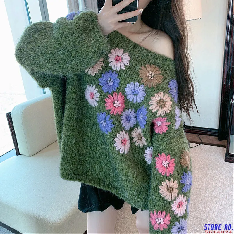 Pull Femme Floral Embroidery Pullover Women Sweater 2020 Sexy Strapless Bat Knitted Top Green Causal Loose Knitwear 56658
Pull Femme Floral Embroidery Pullover Women Sweater 2020 Sexy Strapless Bat Knitted Top Green Causal Loose Knitwear 56658