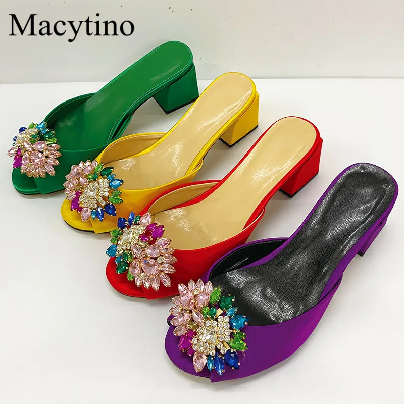 Rhinestone and gem decoration ladies high-heeled slippers round toe flower thick-heeled high-heeled fashion party slippers 
Rhinestone and gem decoration ladies high-heeled slippers round toe flower thick-heeled high-heeled fashion party slippers