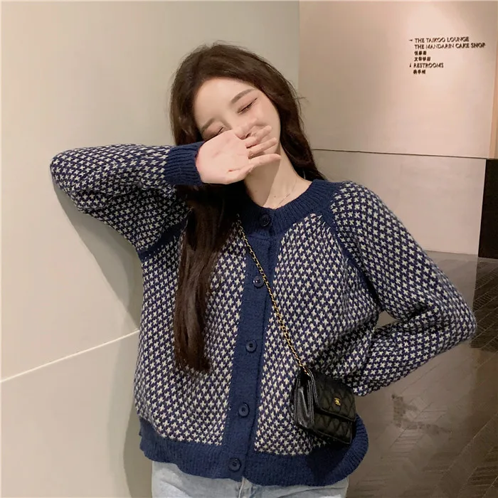 Blue Plaid Knitted Korean Style Fashion Cardigan For Women'S Ladies Autumn Winter 2021 Clothing Sweater Tops Blouse Female Coats
Blue Plaid Knitted Korean Style Fashion Cardigan For Women'S Ladies Autumn Winter 2021 Clothing Sweater Tops Blouse Female Coats