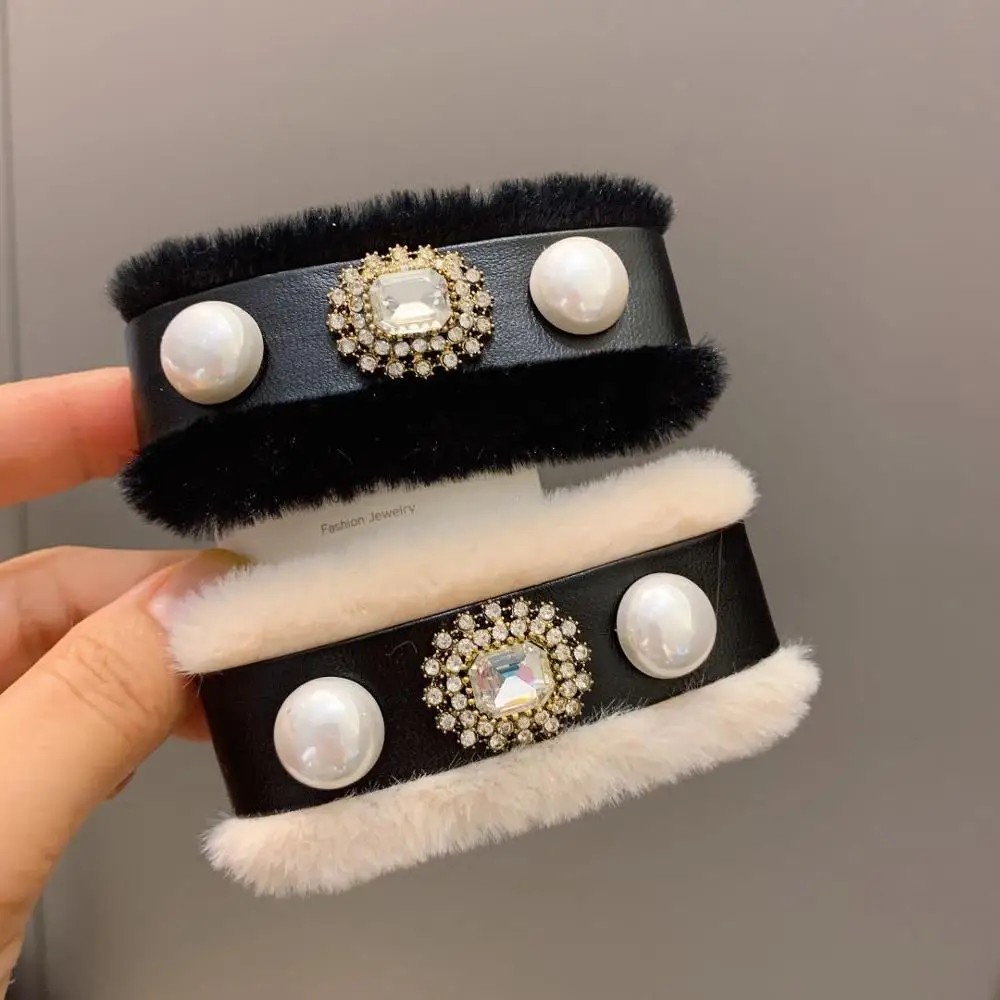 fashion Bow Chain Hair Barrette Hair Clip Hairpin Girl Shining pearls Hair Accessories Women Headdress Wholesale
fashion Bow Chain Hair Barrette Hair Clip Hairpin Girl Shining pearls Hair Accessories Women Headdress Wholesale