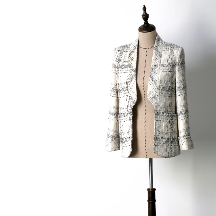 New WT8809068 winter black and white suit commuter little fragrant fashion short coat woman. can customized big size
New WT8809068 winter black and white suit commuter little fragrant fashion short coat woman. can customized big size