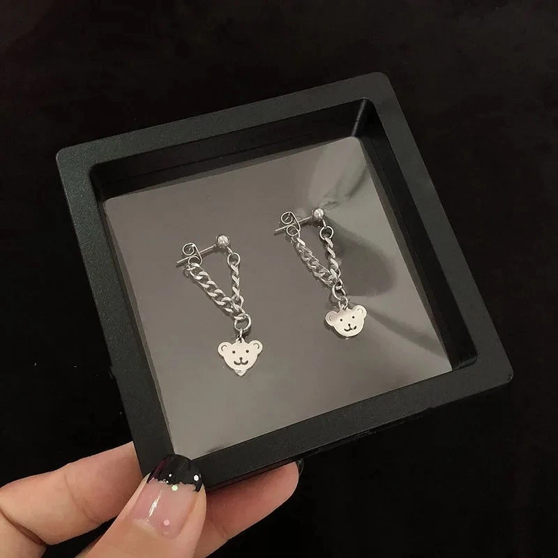New Fashion Creative Chain Bear Earrings 2021 New Simple Geometric Design Temperament Cute Small Earrings Student Jewelry
New Fashion Creative Chain Bear Earrings 2021 New Simple Geometric Design Temperament Cute Small Earrings Student Jewelry