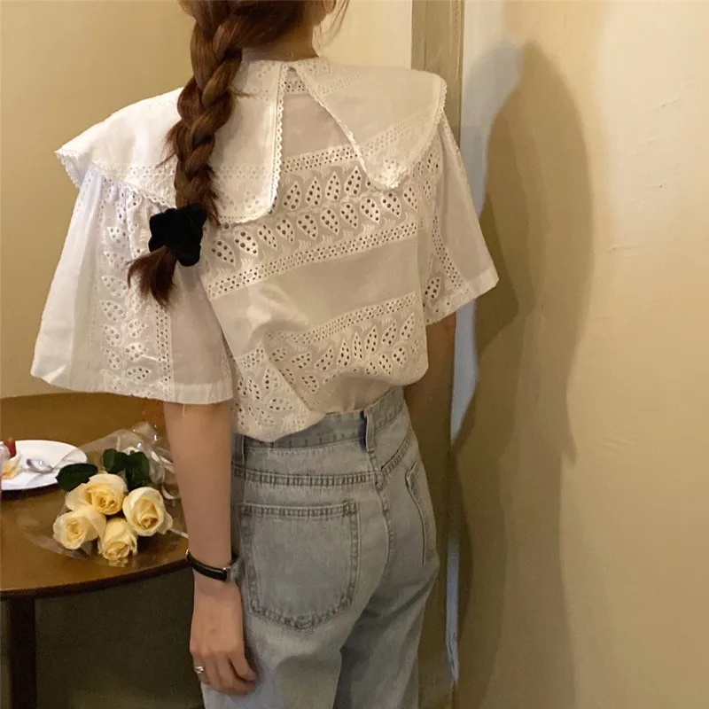 KUSAHIKI Korean Hollow-out Lace Patchwork Shirt Sweet Peter Pan Collar Blouse Causal Short Sleeve 2021 Summer New Tops 6G266
KUSAHIKI Korean Hollow-out Lace Patchwork Shirt Sweet Peter Pan Collar Blouse Causal Short Sleeve 2021 Summer New Tops 6G266