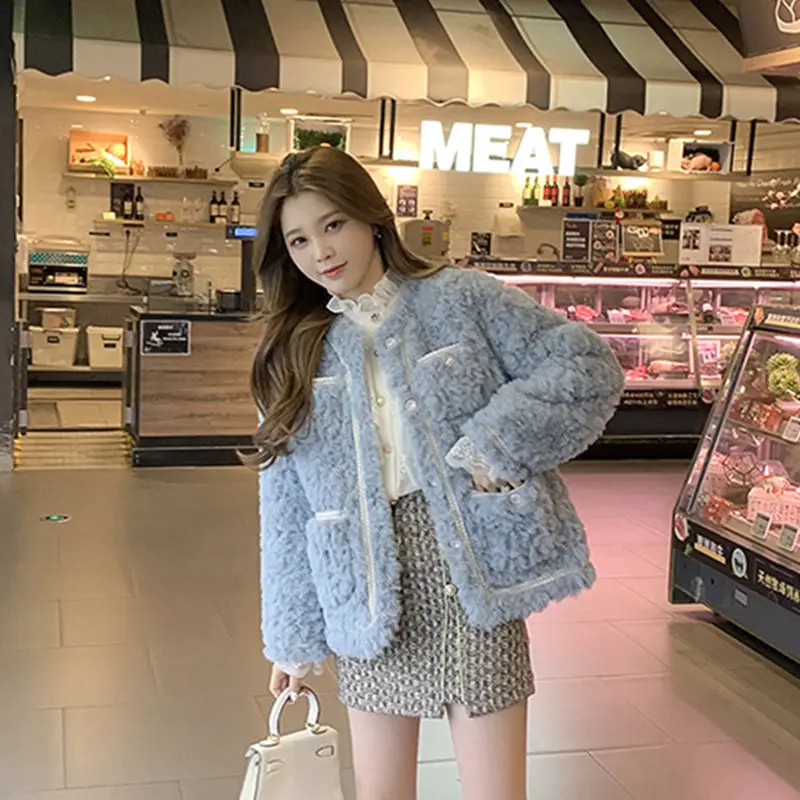 Women 2021 Autumn Winter Fashion Faux Fur Coat Female Casual Slim Long Sleeve Fake Fur Jacket Outerwear Casaco Feminino C375
Women 2021 Autumn Winter Fashion Faux Fur Coat Female Casual Slim Long Sleeve Fake Fur Jacket Outerwear Casaco Feminino C375