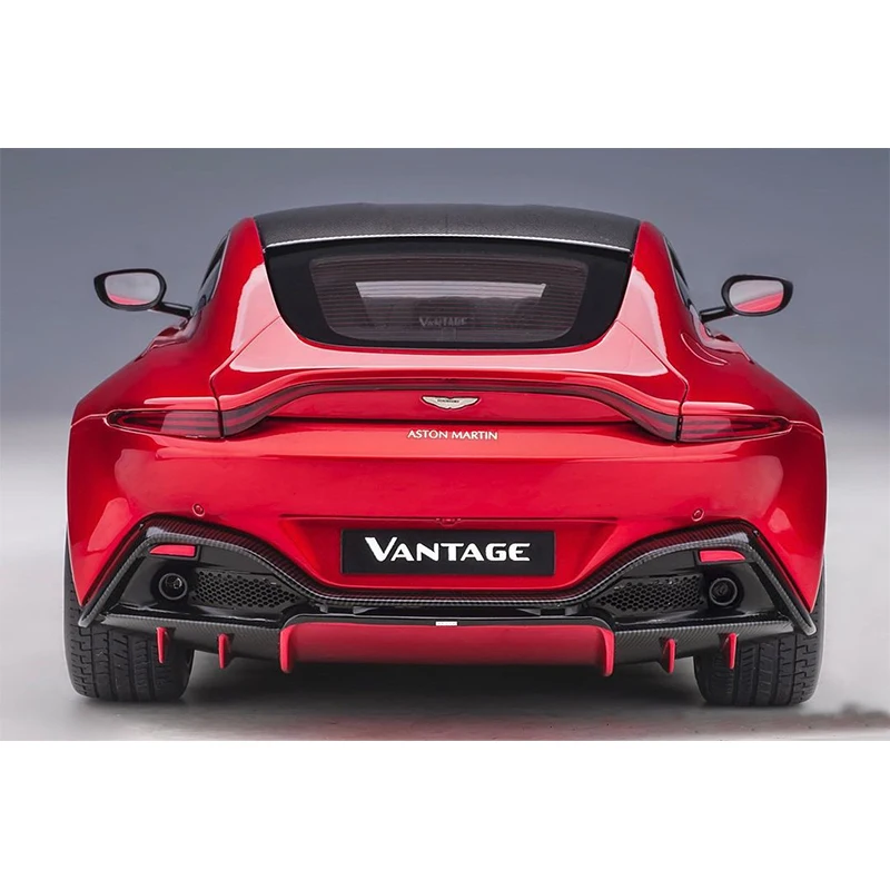 2021 New 1:24 Aston Martin DBS Superleggera Alloy car model crafts Ornaments Collection toy tool gift Die-casting Model Gift
2021 New 1:24 Aston Martin DBS Superleggera Alloy car model crafts Ornaments Collection toy tool gift Die-casting Model Gift