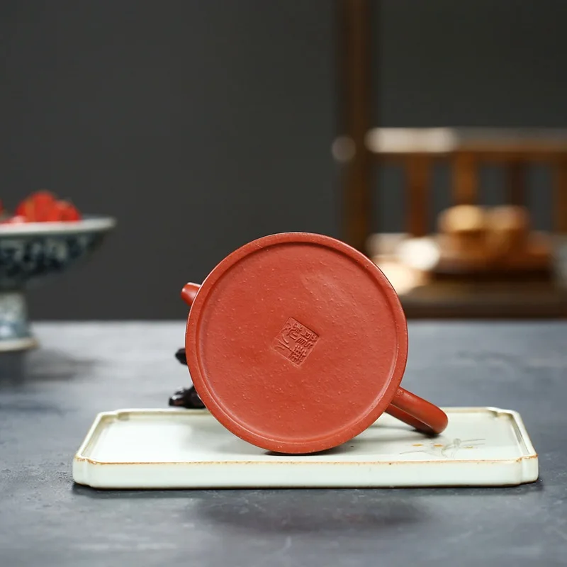 Authentic Mud Dahongpao Yixing Teapot Master Handmade Kung Fu Kettle Send Gift Box
Authentic Mud Dahongpao Yixing Teapot Master Handmade Kung Fu Kettle Send Gift Box