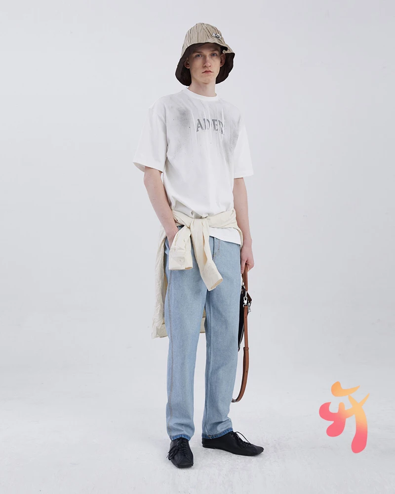 ADER ERROR Ss21 Rix Ripped Short-sleeved T-shirt High Quality Round Neck Men's Clothing Adererror Casual Loose Women's T Shirts
ADER ERROR Ss21 Rix Ripped Short-sleeved T-shirt High Quality Round Neck Men's Clothing Adererror Casual Loose Women's T Shirts