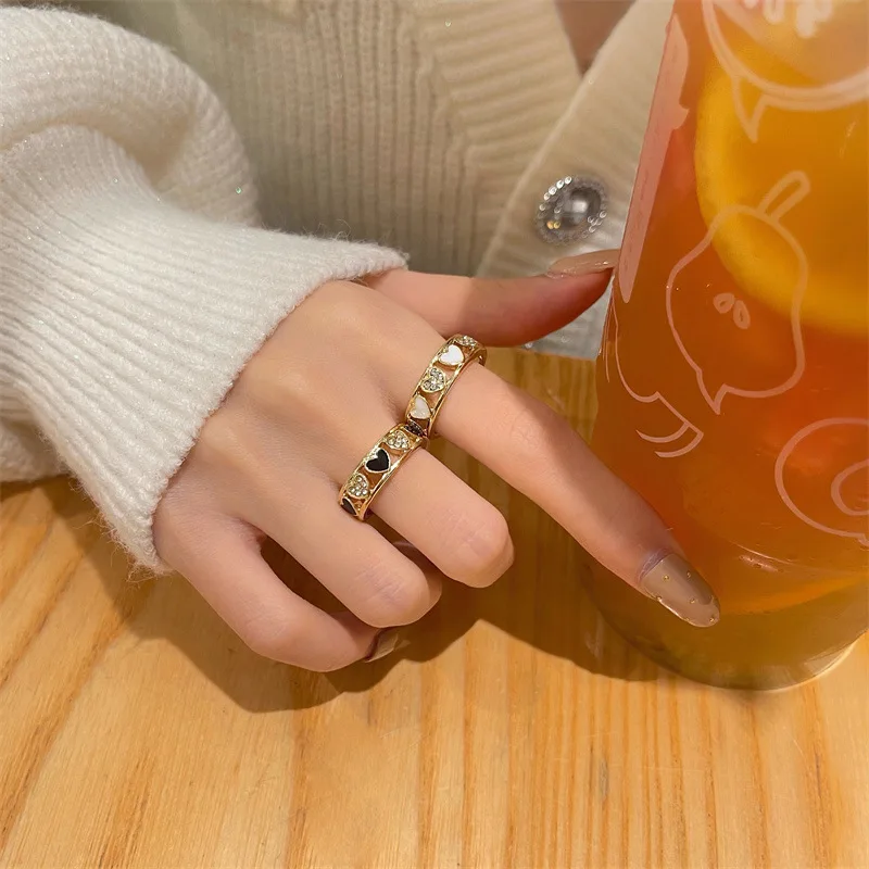 High Fancy Open Hearts Engagement Ring Rhinestone Hollow Luxury Rings for Women Wholesale
High Fancy Open Hearts Engagement Ring Rhinestone Hollow Luxury Rings for Women Wholesale
