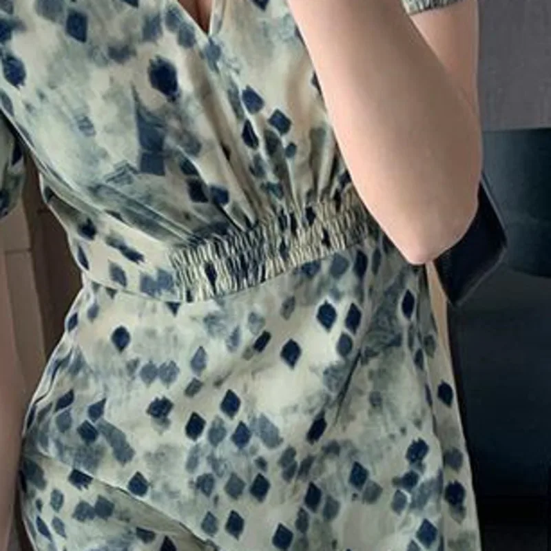 V-neck Geometric Print Dress Women Korean Chic Elegant Puff Sleeve Waist Slim Folds Long Robes Fashion Vintage Vestido De Mujer
V-neck Geometric Print Dress Women Korean Chic Elegant Puff Sleeve Waist Slim Folds Long Robes Fashion Vintage Vestido De Mujer