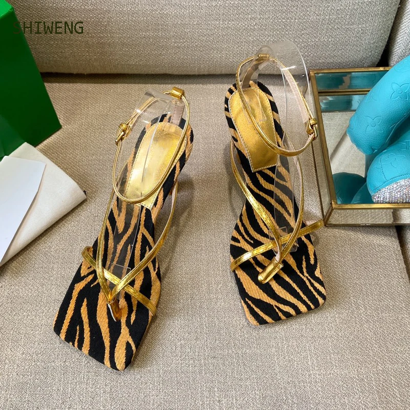 Plus Size Fashion Shoes Women Pumps Sandals 2022 Square Toe Female High Heels Shoes Casual Outside Cross-Tied Woman High-Heeled
Plus Size Fashion Shoes Women Pumps Sandals 2022 Square Toe Female High Heels Shoes Casual Outside Cross-Tied Woman High-Heeled
