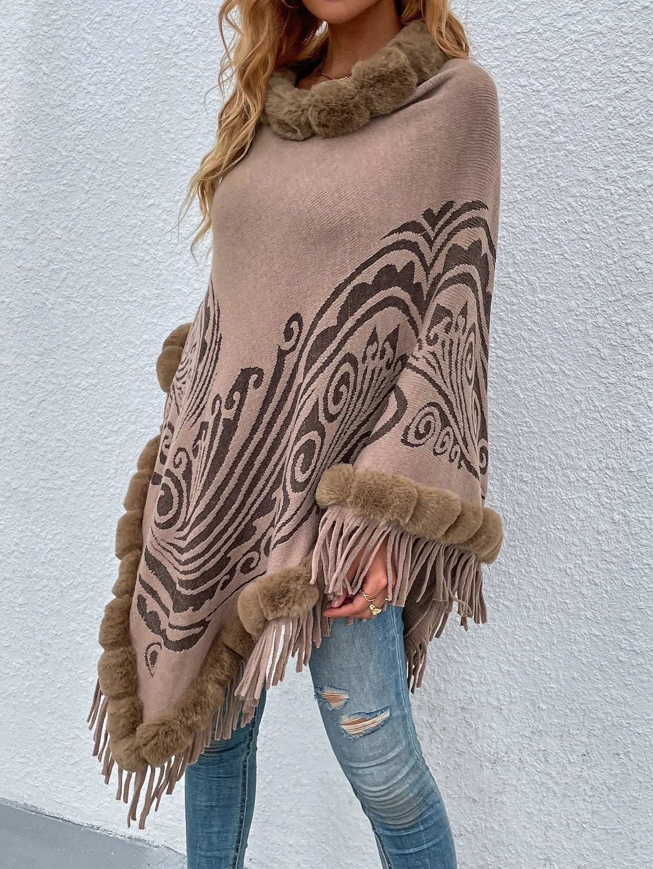 2021 autumn and winter new women's fleece collar pullover fringed shawl sweater cloak ladies casual loose irregular shawl
2021 autumn and winter new women's fleece collar pullover fringed shawl sweater cloak ladies casual loose irregular shawl