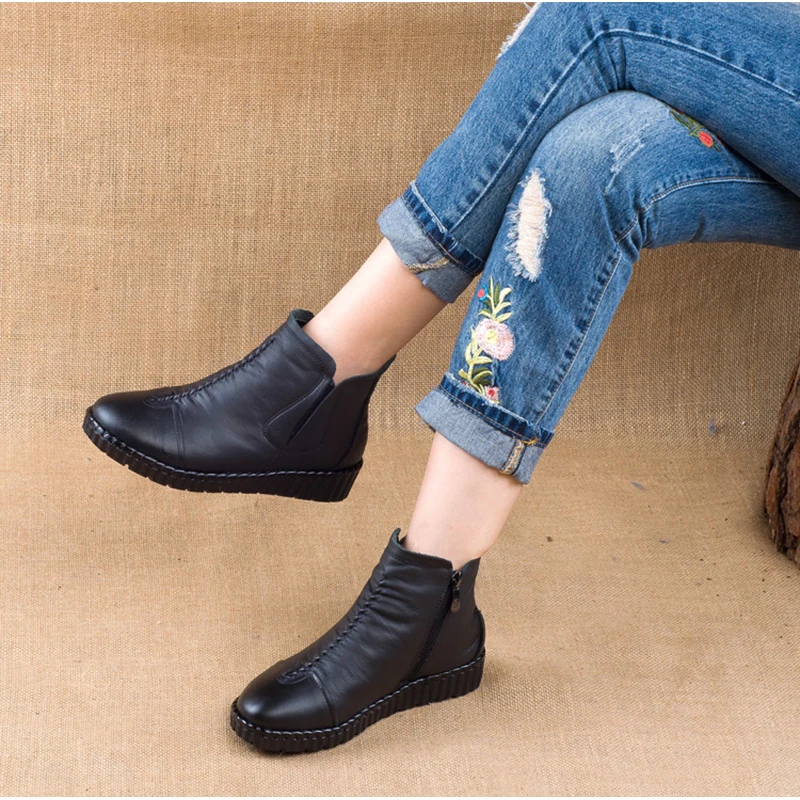 YAERNI 2020 Ladies' genuine leather winter boots | Flat and soft shoes, comfortable and casual, side zip loafers
YAERNI 2020 Ladies' genuine leather winter boots | Flat and soft shoes, comfortable and casual, side zip loafers