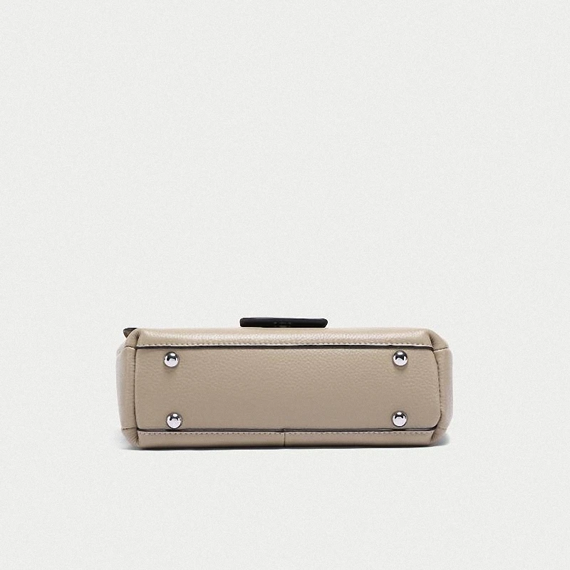 Jonlily Women Genuine Leather Shoulder Bag Female Elegant Handbag Crossbody Messenger Bag Teens Fashion Daybag Purse -KG414
Jonlily Women Genuine Leather Shoulder Bag Female Elegant Handbag Crossbody Messenger Bag Teens Fashion Daybag Purse -KG414