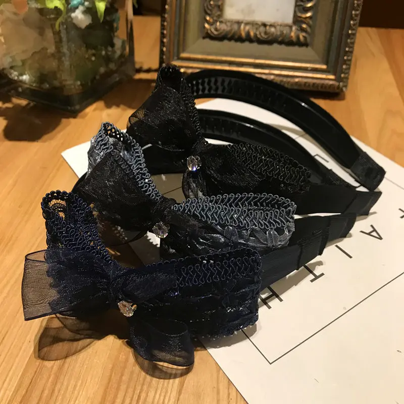 Женская кружевная заколка для волос, широкая Нескользящая повязка на голову с цветочным принтом, сердечками и бантом
Женская кружевная заколка для волос, широкая Нескользящая повязка на голову с цветочным принтом, сердечками и бантом