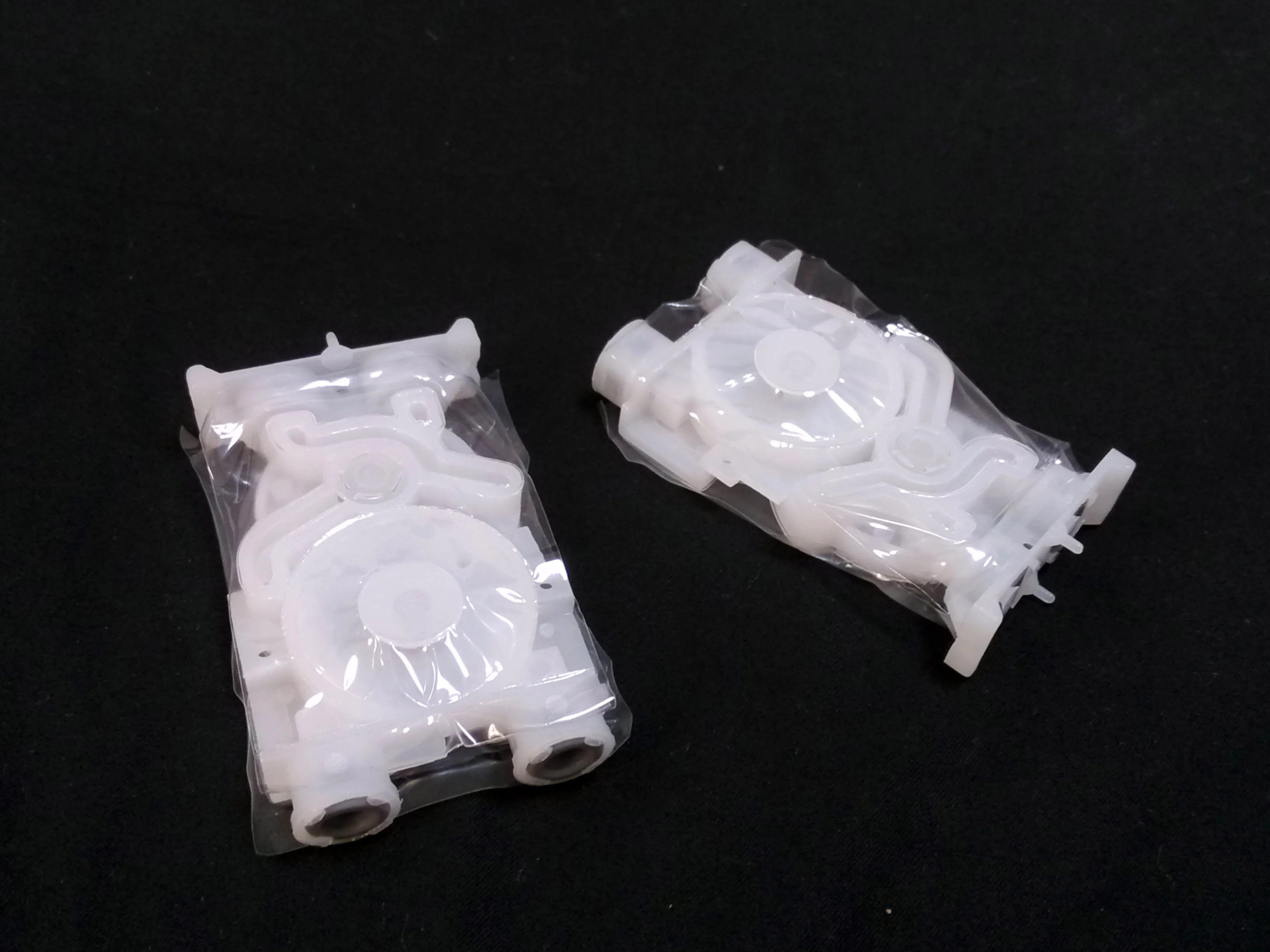 New Ink Damper For Epson 7700 9700 4900 7900 9900 7890 9890 11880 GS6000 T3000 T5000 T7000 T3200 T5200 T7200 T3070 3270 Printers
New Ink Damper For Epson 7700 9700 4900 7900 9900 7890 9890 11880 GS6000 T3000 T5000 T7000 T3200 T5200 T7200 T3070 3270 Printers