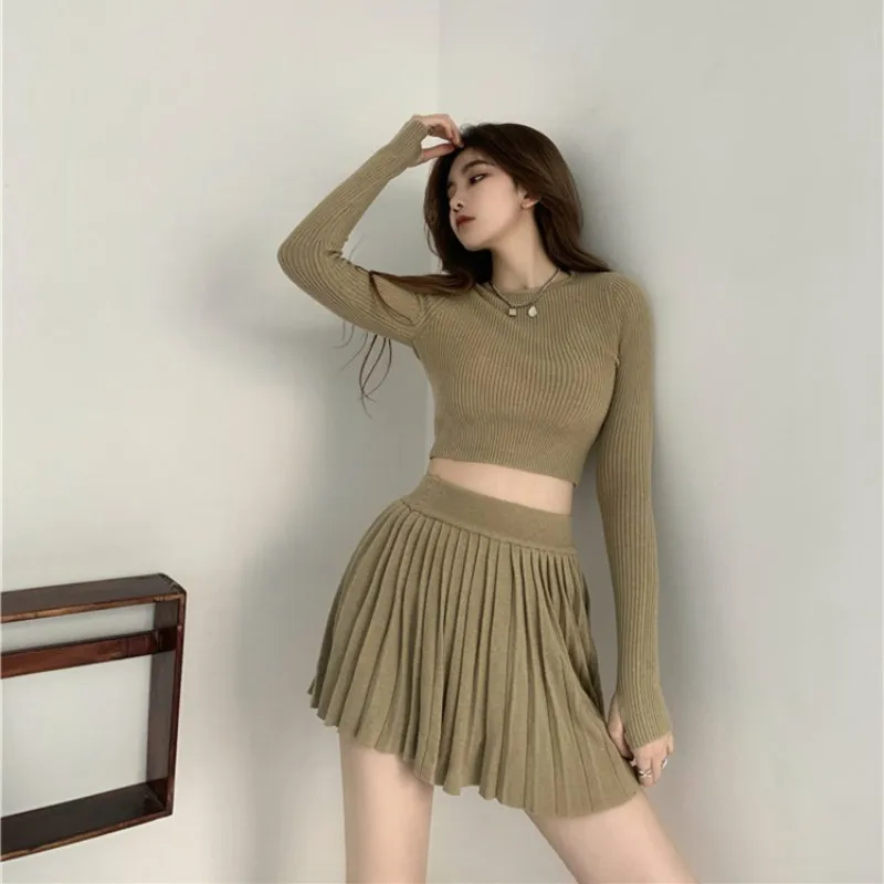 GUUZYUVIZ Knitted 2 Piece Set Women Long Sleeve O-neck Pullover Sweater Tops Ans HIgh Waist Mini Pleated Skirt Casual Women Set
GUUZYUVIZ Knitted 2 Piece Set Women Long Sleeve O-neck Pullover Sweater Tops Ans HIgh Waist Mini Pleated Skirt Casual Women Set
