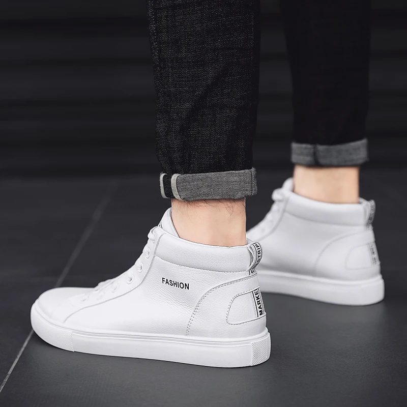 White Sneakers Men Fashion High Top Casual Shoes Men Comfortable Winter Sneakers Men Canvas Shoes Male 2020 
White Sneakers Men Fashion High Top Casual Shoes Men Comfortable Winter Sneakers Men Canvas Shoes Male 2020