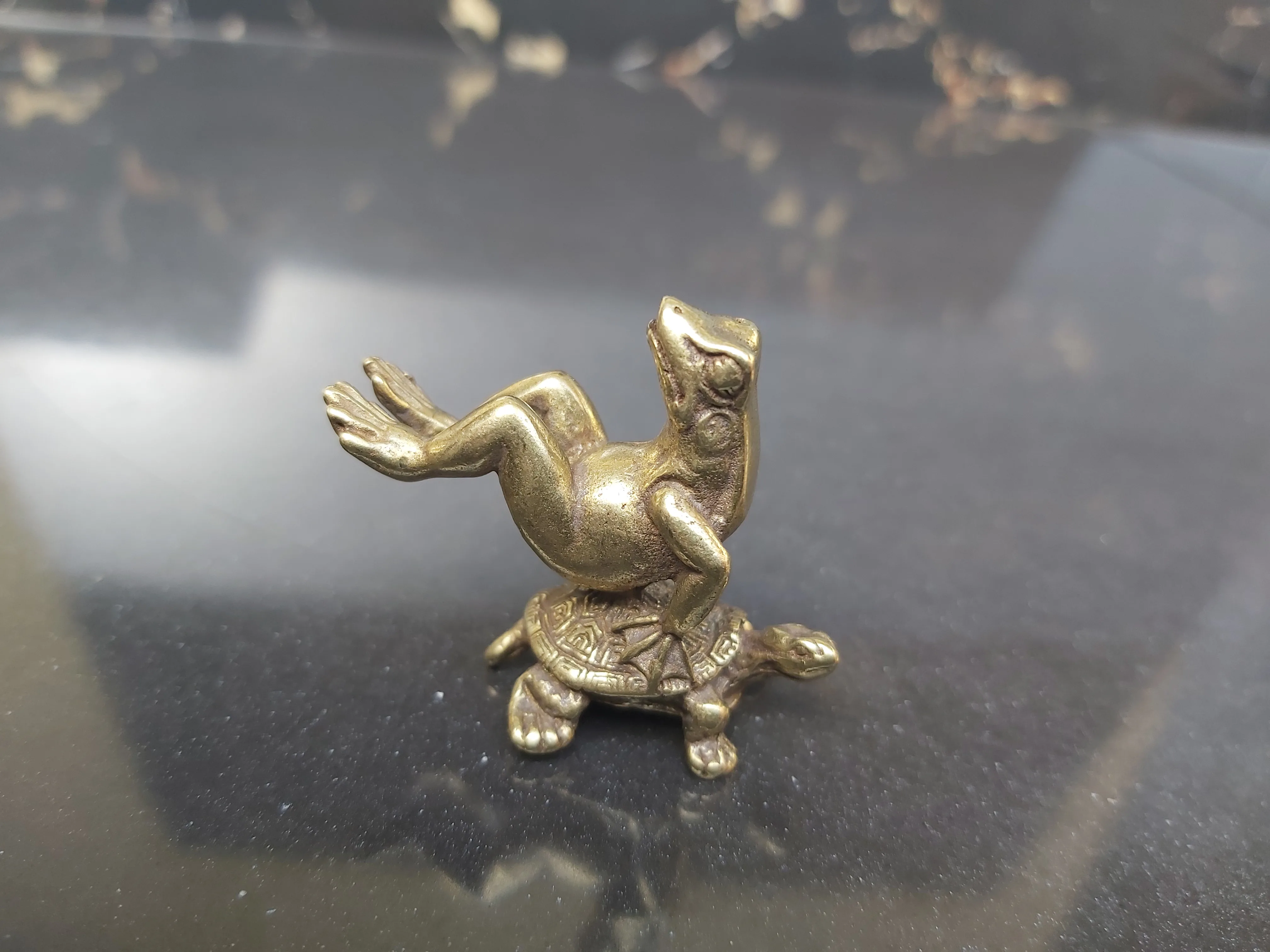 Статуэтка из чистой латуни под старину, медное украшение, статуэтка черепахи-лягушки
Статуэтка из чистой латуни под старину, медное украшение, статуэтка черепахи-лягушки