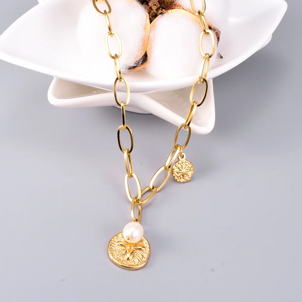 New Design Irregular Natural Pearl Necklace For Women Stainless Steel Bee Pendant Gold Chain Choker Necklace Fashion Jewelry
New Design Irregular Natural Pearl Necklace For Women Stainless Steel Bee Pendant Gold Chain Choker Necklace Fashion Jewelry