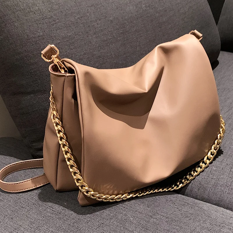 Niche Design Bag Female Large Capacity 2021 New All-match Autumn and Winter Casual Messenger Bag Chain One-shoulder Armpit Bag 
Niche Design Bag Female Large Capacity 2021 New All-match Autumn and Winter Casual Messenger Bag Chain One-shoulder Armpit Bag